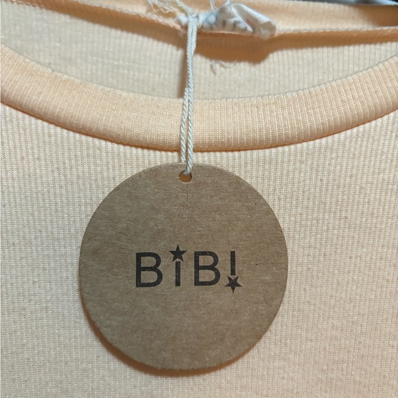 BiBi Peach Ruffle Romper - Picture 2 of 9